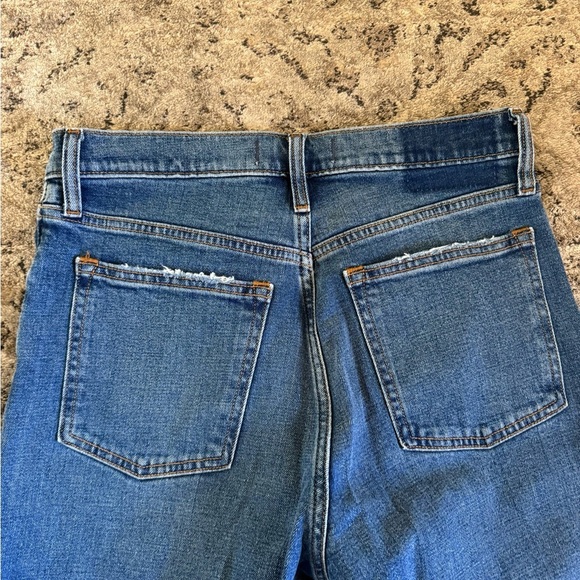 Abercrombie and Fitch The Mom High Rise Jeans - Picture 7 of 8